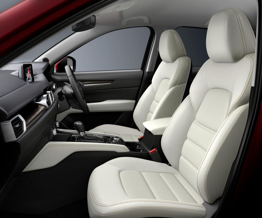 Интерьер Mazda CX-5 2016 года  (JP) (фото 4 из 14)